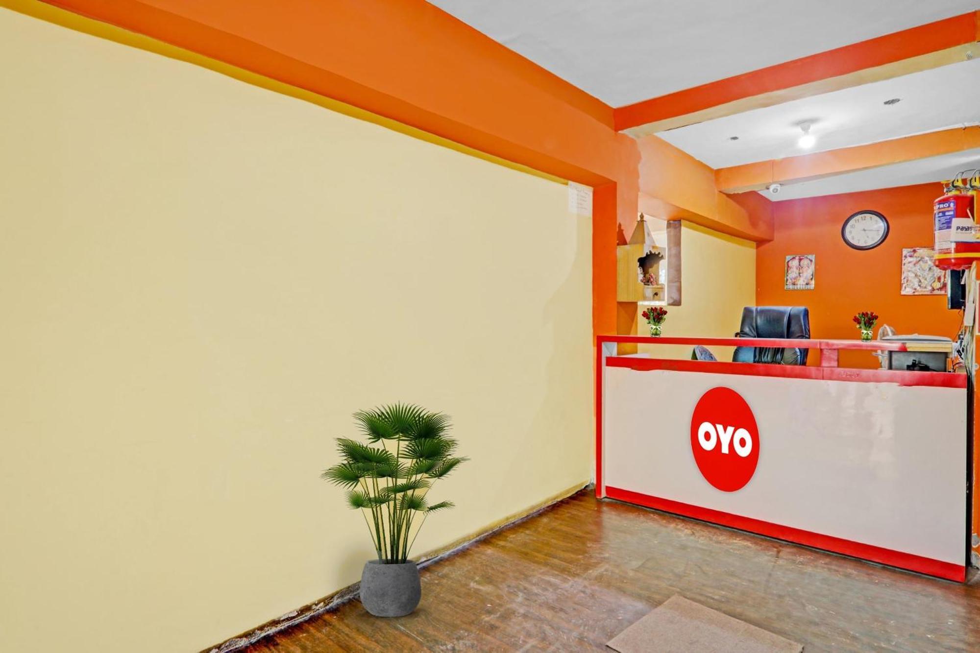 Hotel O J.D Palace Chinhat Экстерьер фото