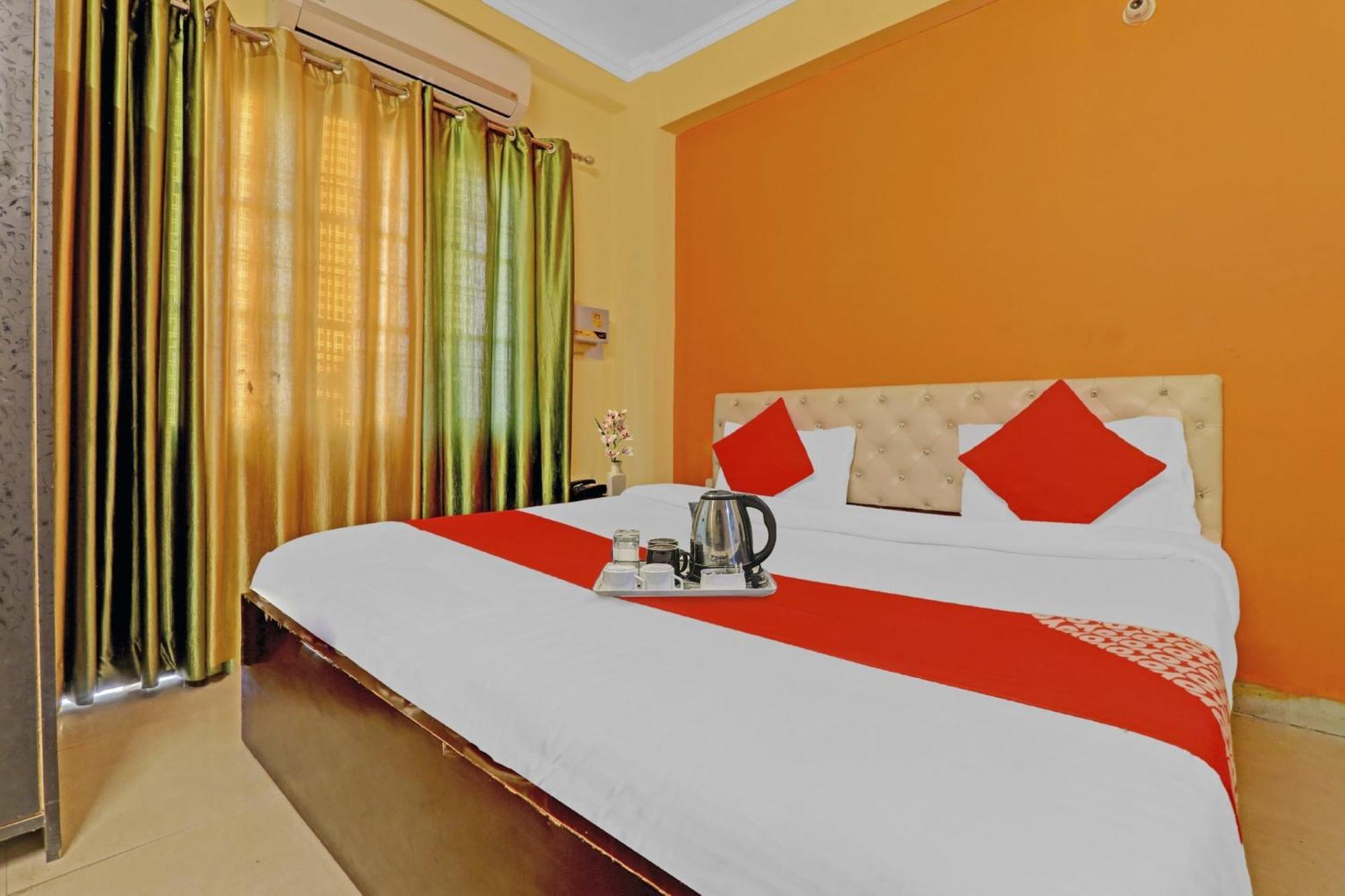 Hotel O J.D Palace Chinhat Экстерьер фото